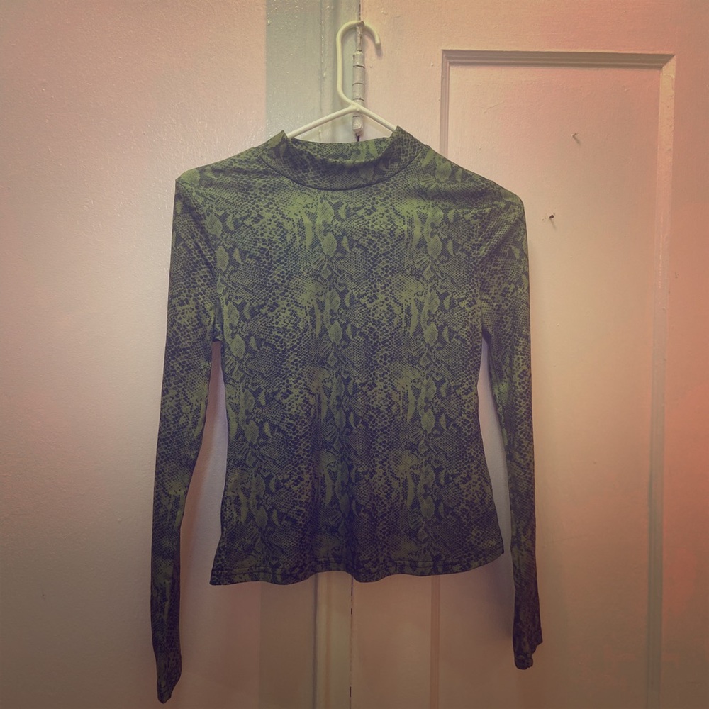 High neck long sleeve shirt